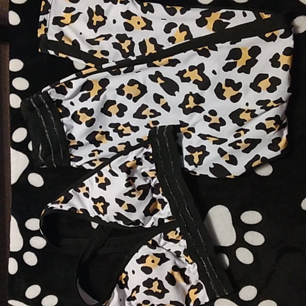Matching Animal Print Sports Bra and Leggings Set - Size L